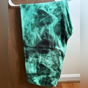 🍁NWOT LuLaRoe Green Tye-Dye print Size TC2